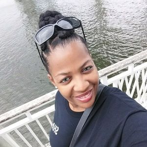 Meet your Posher, Sharon